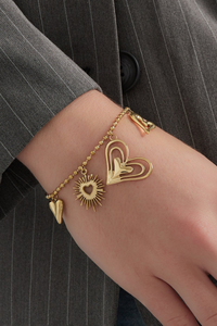 Loving hearts armband