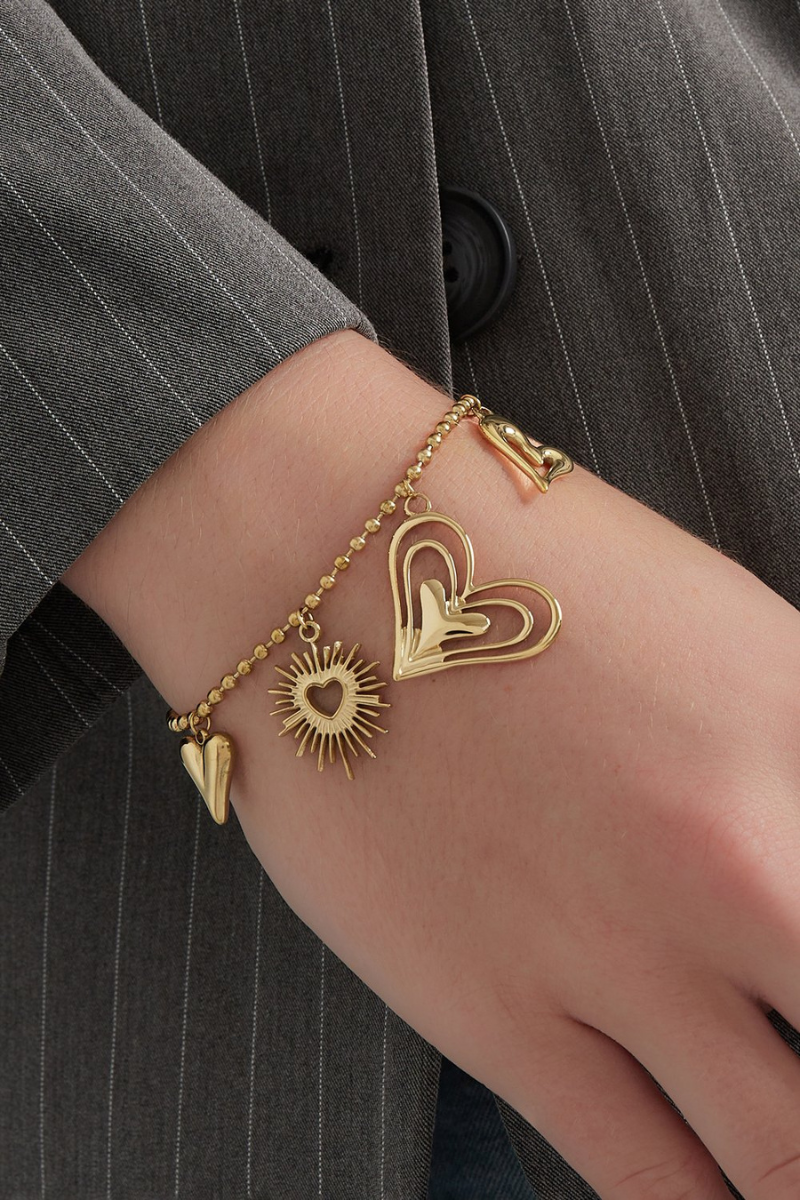Loving hearts armband