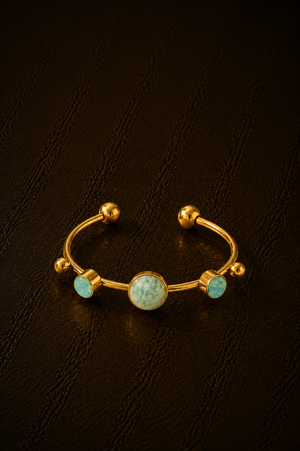Gouden verstelbare Capri ring van Fencyjewels met turquoise stenen en verfijnde details.