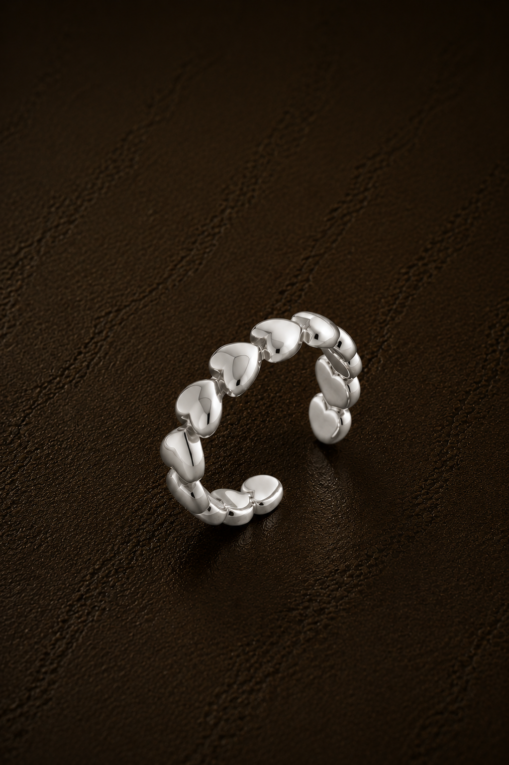 Zilveren verstelbare Little hearts ring van Fencyjewels met kleine hartjes in een romantisch design.