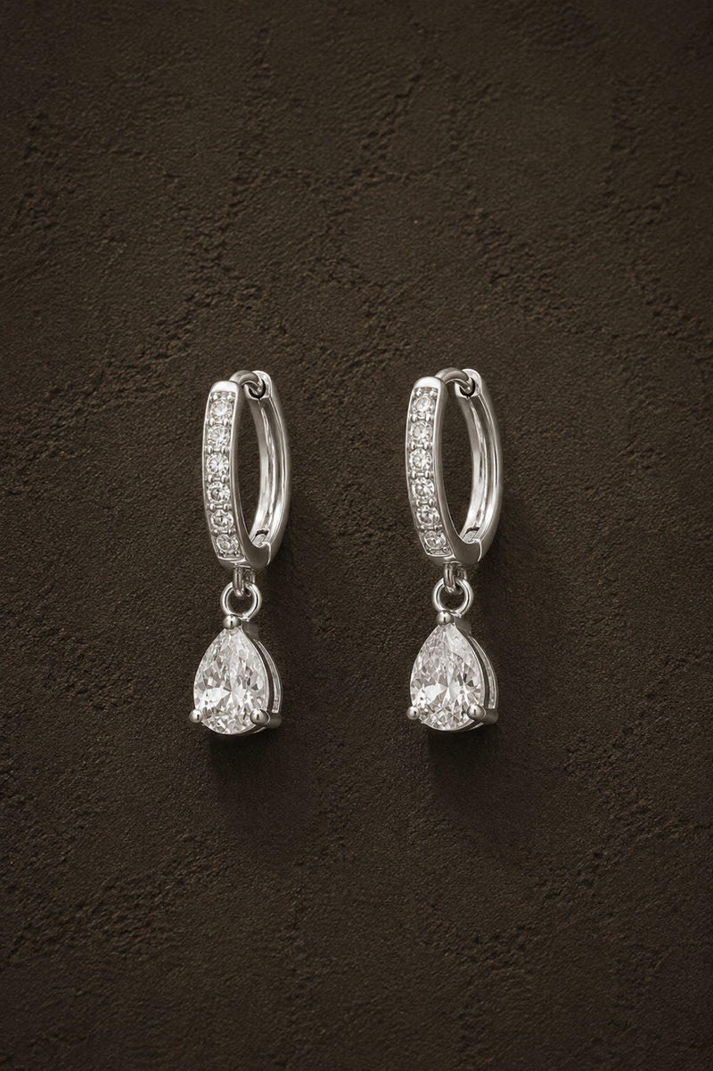 Zilveren Paris oorbellen van Fencyjewels met een subtiel hangertje en elegante minimalistische uitstraling.