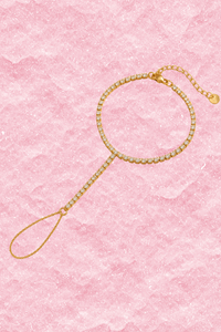 Gouden Sparkle handchain van Fencyjewels met een subtiel en elegant kettinkje voor hand en vinger.