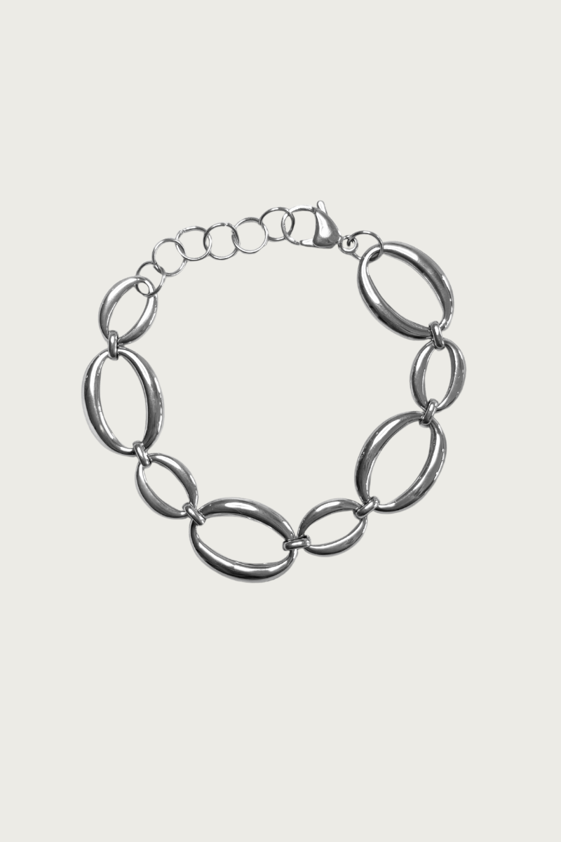 Bold armband van Fencyjewels met grove schakels in zilverkleur. Stijlvolle statement armband van stainless steel, ideaal voor dagelijks gebruik.