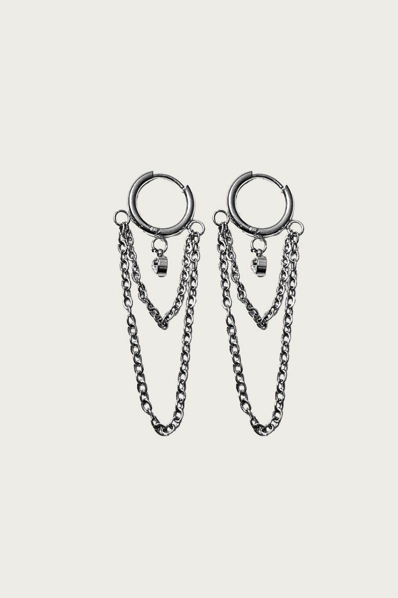 Zilverkleurige chain oorbellen van Fencyjewels – moderne roestvrijstalen oorringen met dubbele kettingdetails, stoere en elegante statement look.