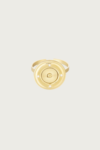 Gouden halo ring van stainless steel van Fencyjewels, een elegante en waterproof ring met een schitterend centraal detail.