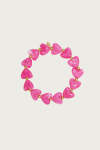 Donkerroze armband met kleine hartjes van Fencyjewels, een vrolijk sieraad met goudkleurige details.