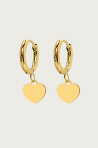 Gouden hartjes oorbellen van Fencyjewels, minimalistische rvs oorringen.