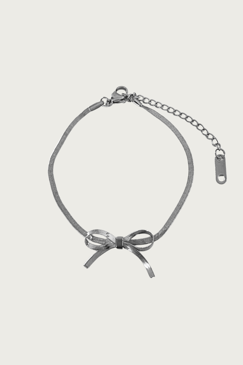 Zilveren stainless steel strikjes armband van Fencyjewels, verkleurt niet en is hypoallergeen.