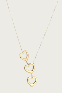Triple love ketting goud met drie hartjes van stainless steel van Fencyjewels, een romantisch en waterproof sieraad.