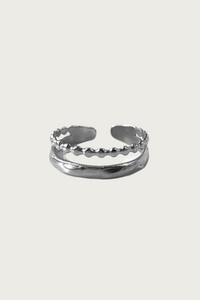 Zilverkleurige dubbele ring van Fencyjewels – verstelbare roestvrijstalen ring met twee lagen, glanzende afwerking en minimalistisch elegant design.