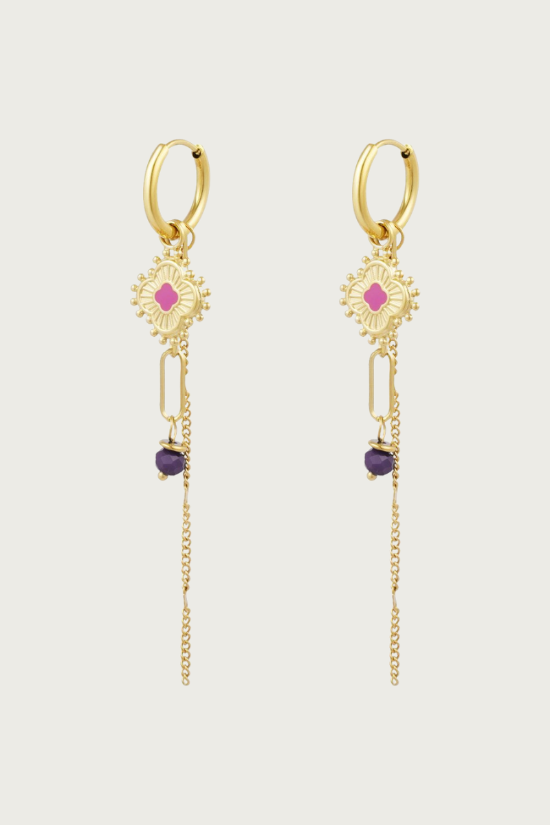 Gouden oorhangers met paarse bedeltjes van Fencyjewels, trendy rvs oorbellen voor een kleurrijke look.