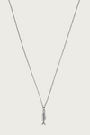 Zilverkleurige ketting met visbedel van Fencyjewels – verfijnde roestvrijstalen halsketting met subtiel goud vis hangertje, minimalistisch en elegant design.
