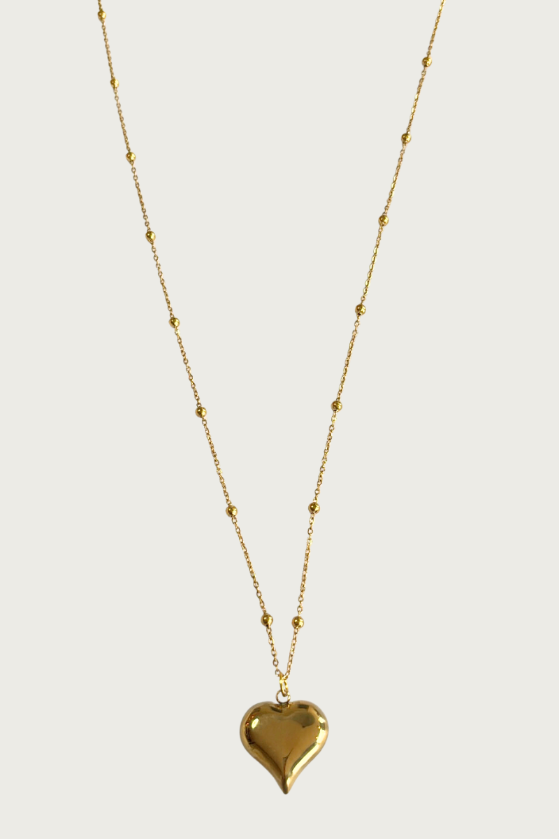 Lange hart ketting van Fencyjewels met goudkleurige hart hanger en fijne schakels. Elegante ketting van stainless steel, perfect voor een vrouwelijke en tijdloze look.