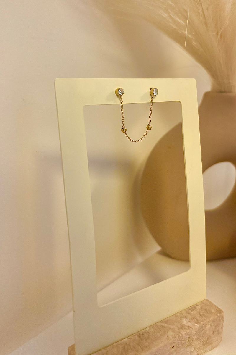 Spark chain stud oorbel goud van stainless steel van Fencyjewels, 2-delige oorbel voor twee gaatjes, wordt per stuk verkocht.